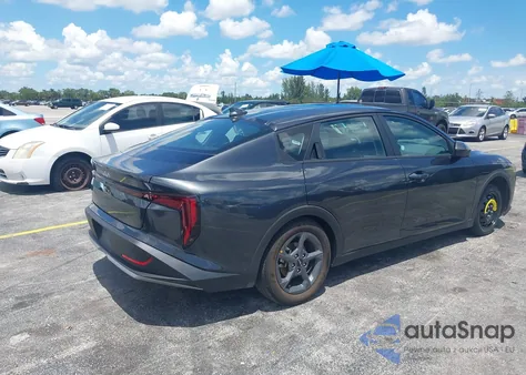 2025 Kia K4 Lxs z USA, uszkodzony, nr VIN 3KPFT4DE1SE021125